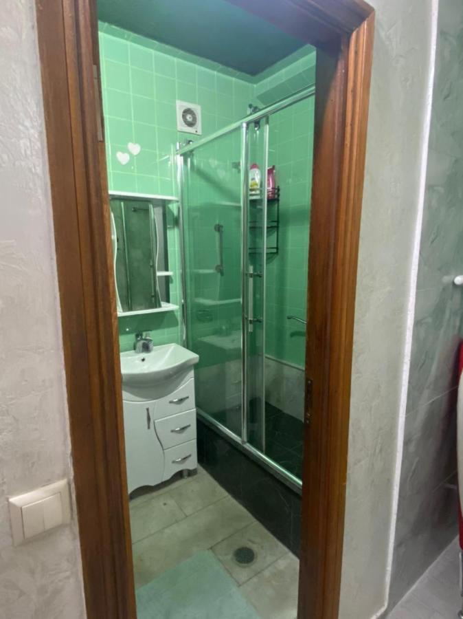 Apartment Ge Zvezda Batumi Exterior photo